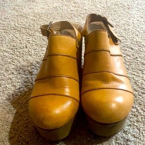 OTBT clogs